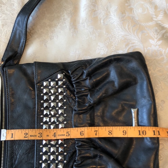 JOANEL BLACK LEATHER STUDDED CROSS BODY WIDE STAP MULTI POCKETS & ZIPPERS - #181 - Picture 15 of 16